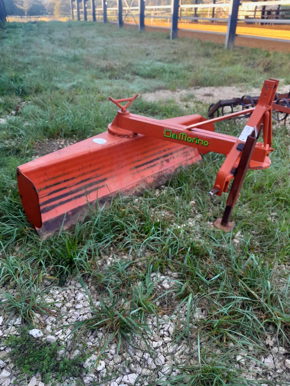 VEND OUTILS ENTRETIEN SOL EQUESTRE