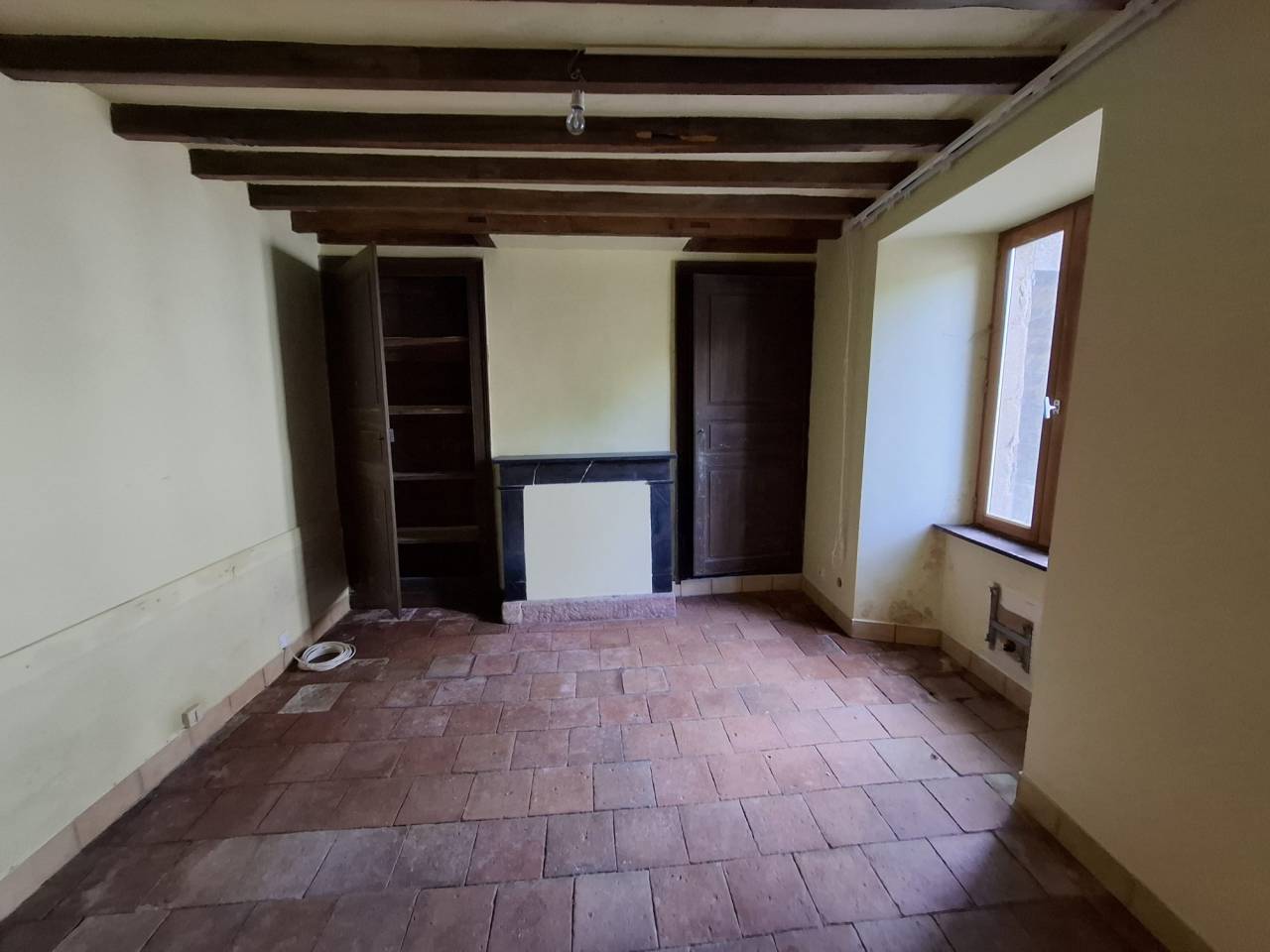 Propri&eacute;t&eacute; , maison d&eacute;pendances et sur 1.9 hectare de terrain