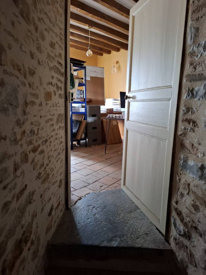 Propri&eacute;t&eacute; , maison d&eacute;pendances et sur 1.9 hectare de terrain