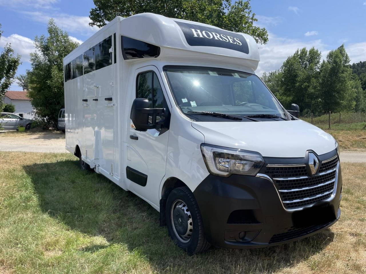 ? &Agrave; vendre &ndash; Renault Master VL Chevaux &ndash; Caisse neuve 