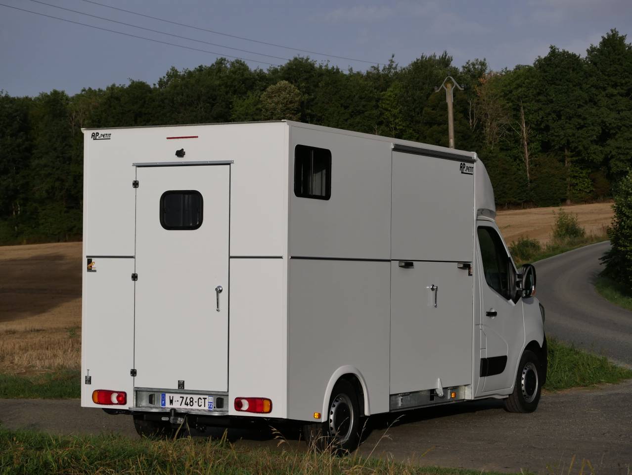 Renault Master L3 stalle caisse chevaux neuve 