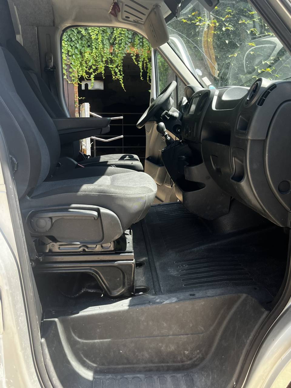 Vend camion chevaux 2 places 