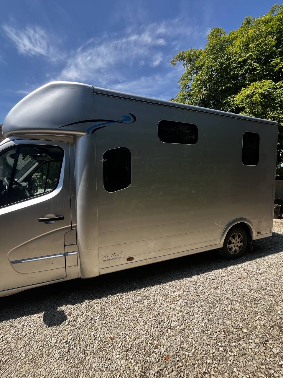 Vend camion chevaux 2 places 