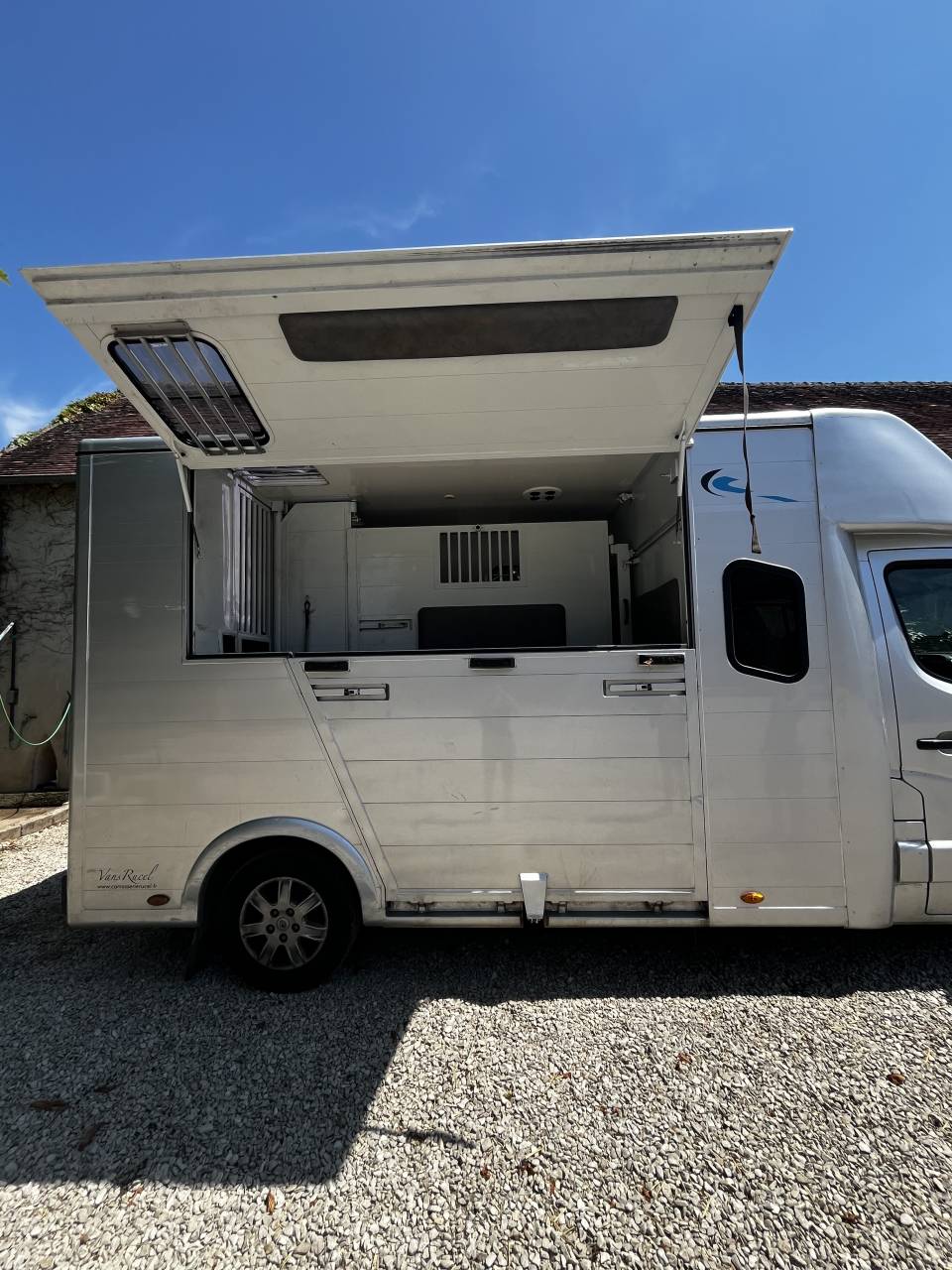 Vend camion chevaux 2 places 