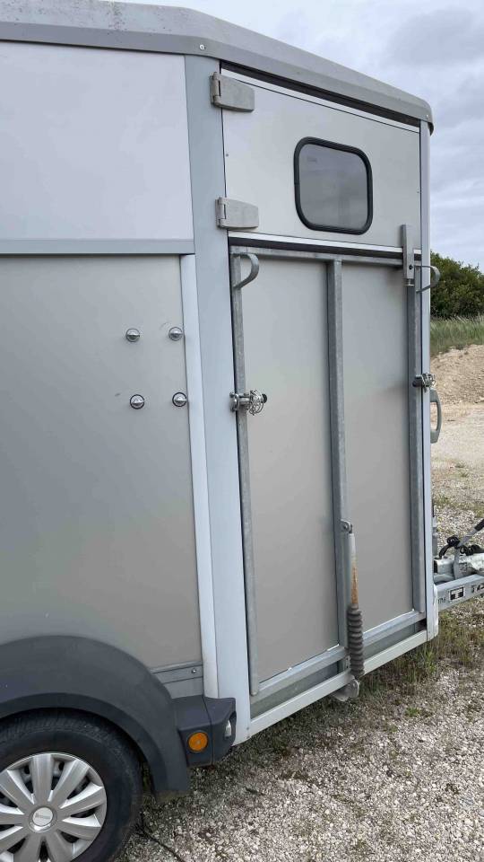  Van I For Williams HB506