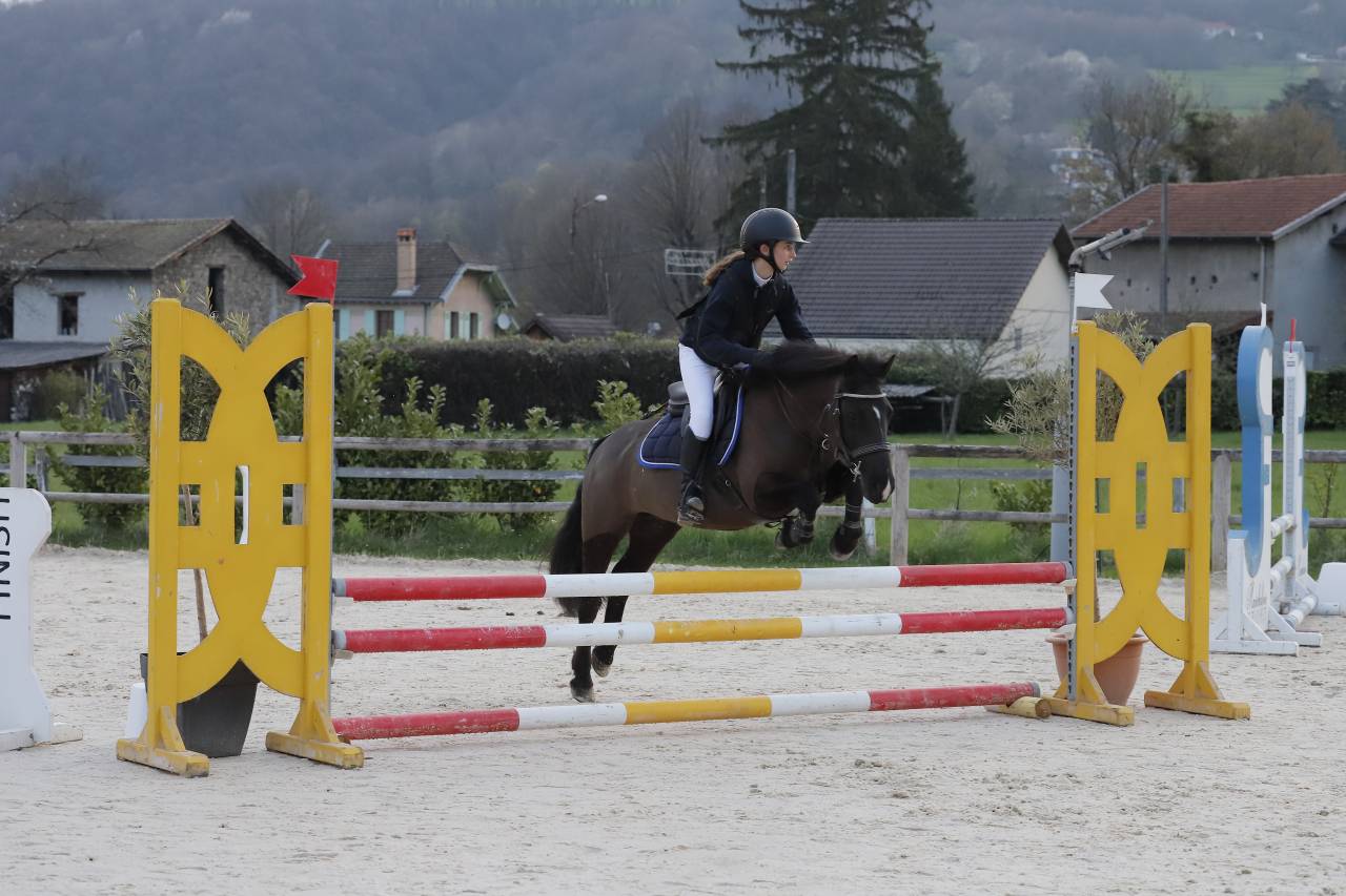Confiage ponette de sport 10 minutes de Grenoble