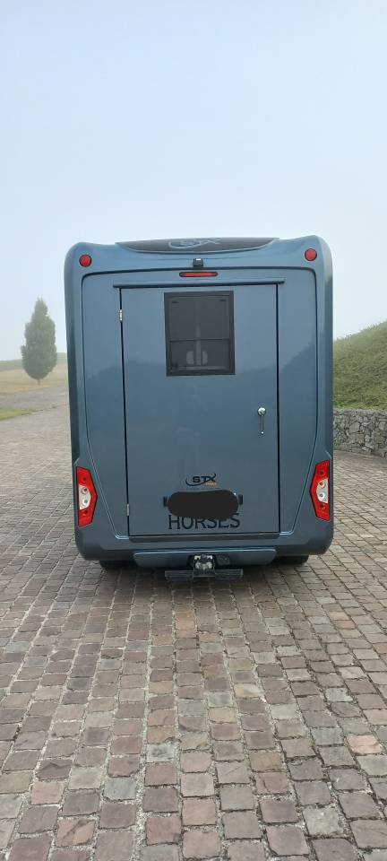 Camion chevaux VL STX RENAULT MASTER 165CV