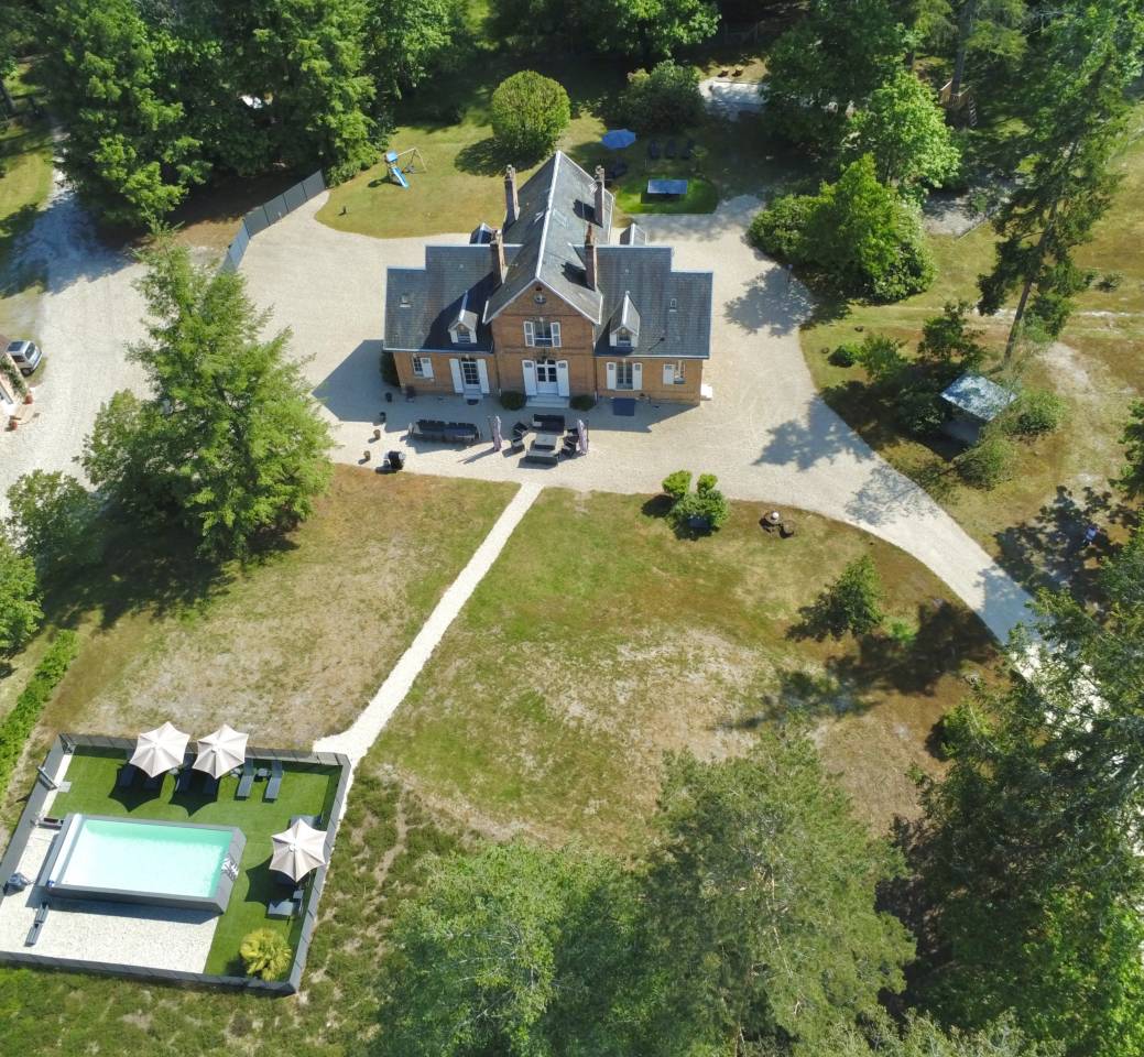 G&icirc;tes &eacute;questres 5 * - boxes & carri&egrave;re