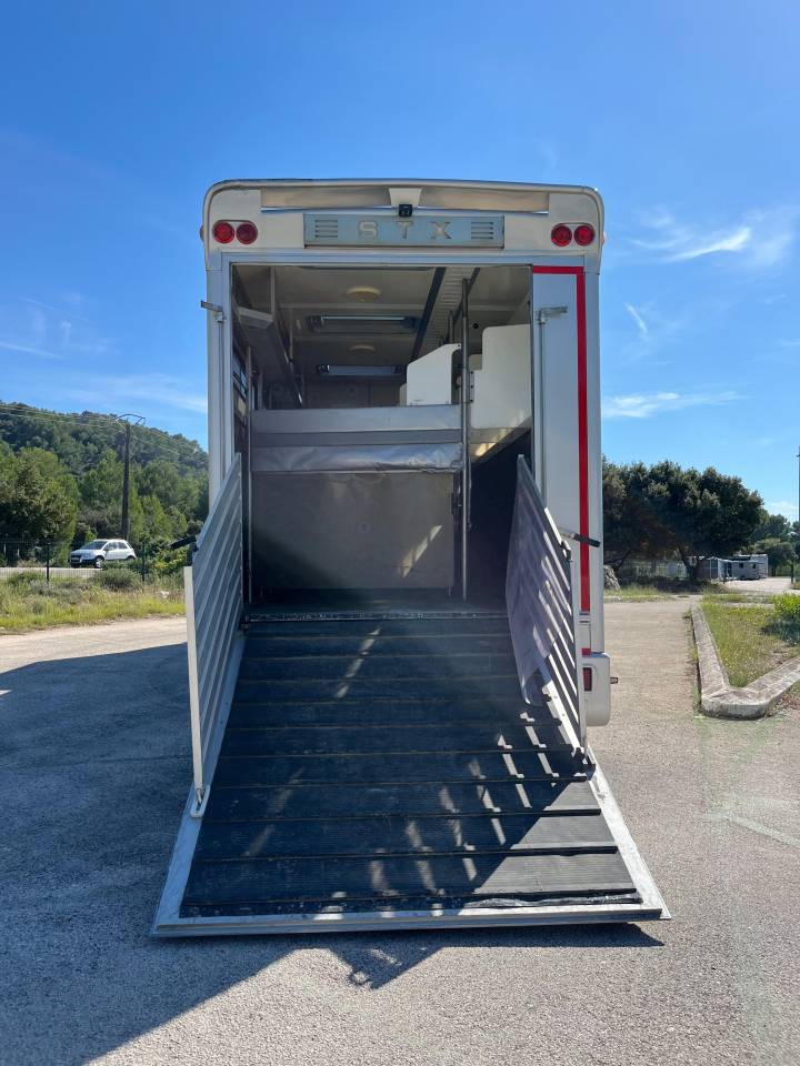 STX 6 CHEVAUX AVEC POP OUT 