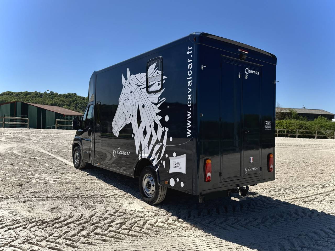 Camion Chevaux VL CAVALCAR Peugeot 180 Chevaux Stalles 