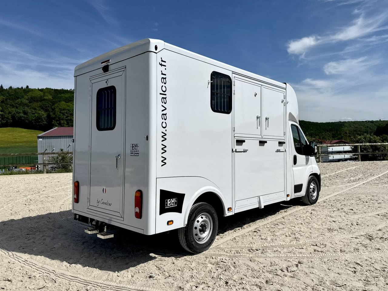Camion Chevaux VL CAVALCAR Peugeot 180 Chevaux Stalles 