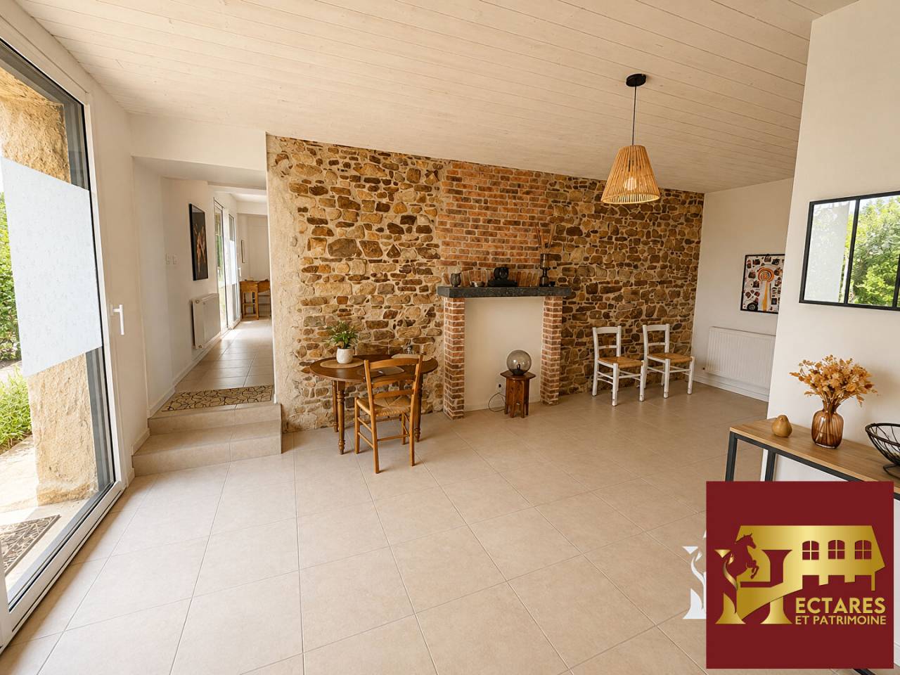 Maison enti&egrave;rement r&eacute;nov&eacute;e avec d&eacute;pendances ? 4 chambres ? Environnement campagn