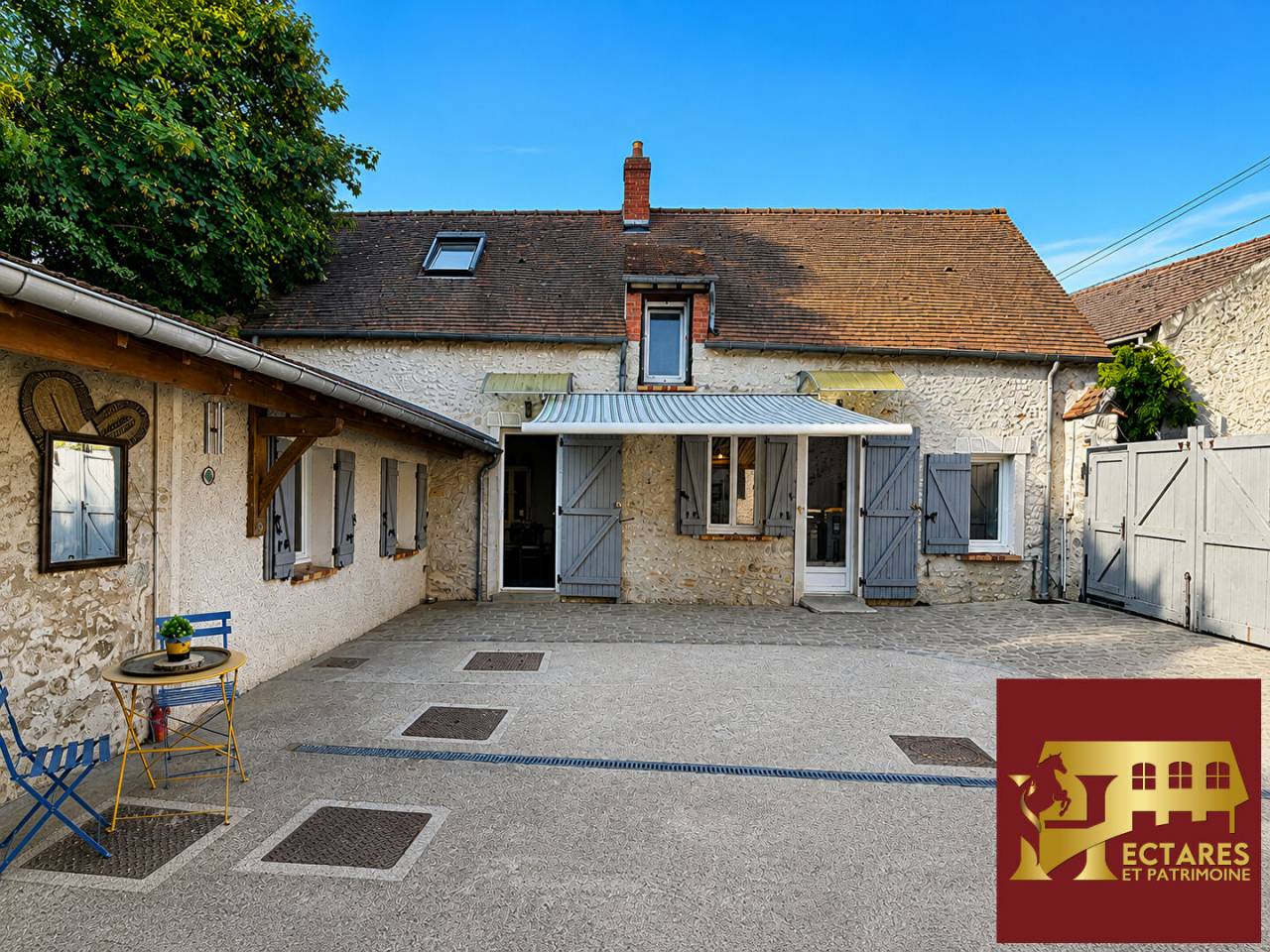 NOUVEAUTE MAISON DE CARACTERE AVEC INSTALLATIONS EQUESTRES