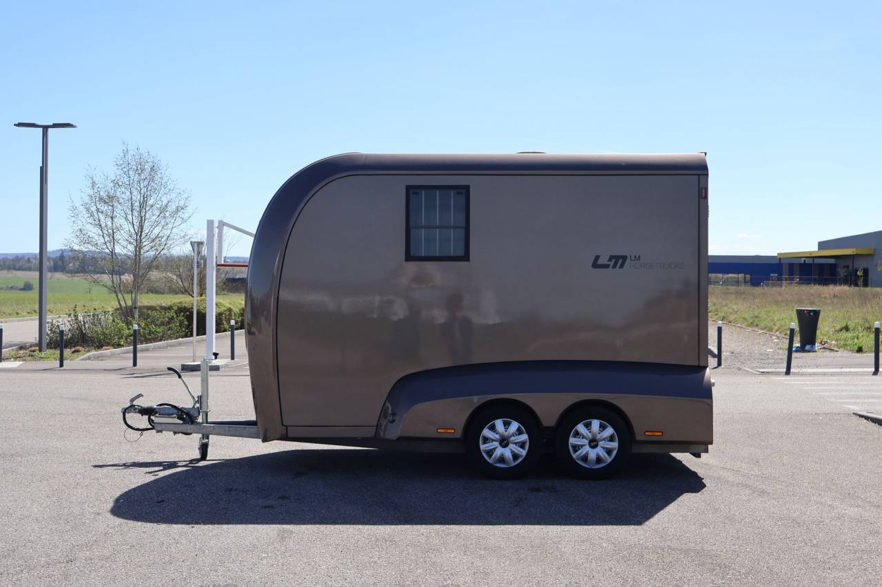 VAN STX EXCLUSIVE TRAILER STALLE 2 CHEVAUX