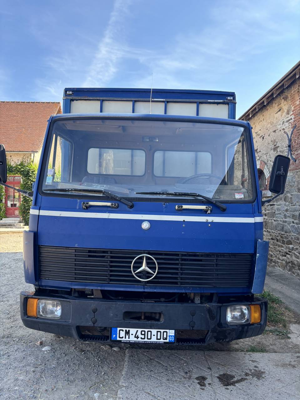 Vends CAMION Chevaux Mercedes 6 places