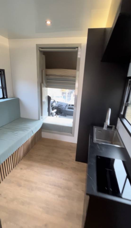 Camion chevaux 7 places avec home car