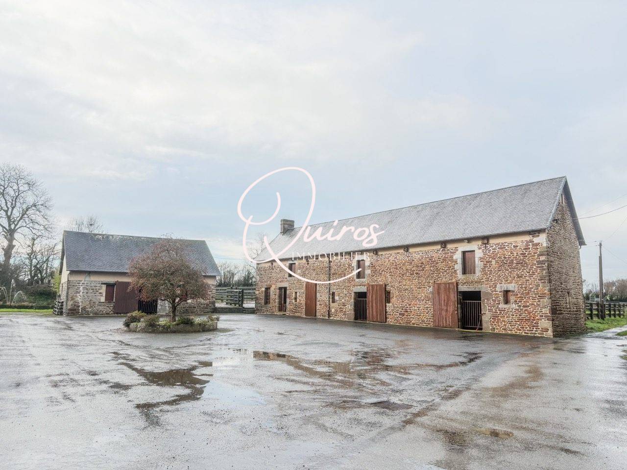Propri&eacute;t&eacute; rurale  Proche de Granville  9 hectares