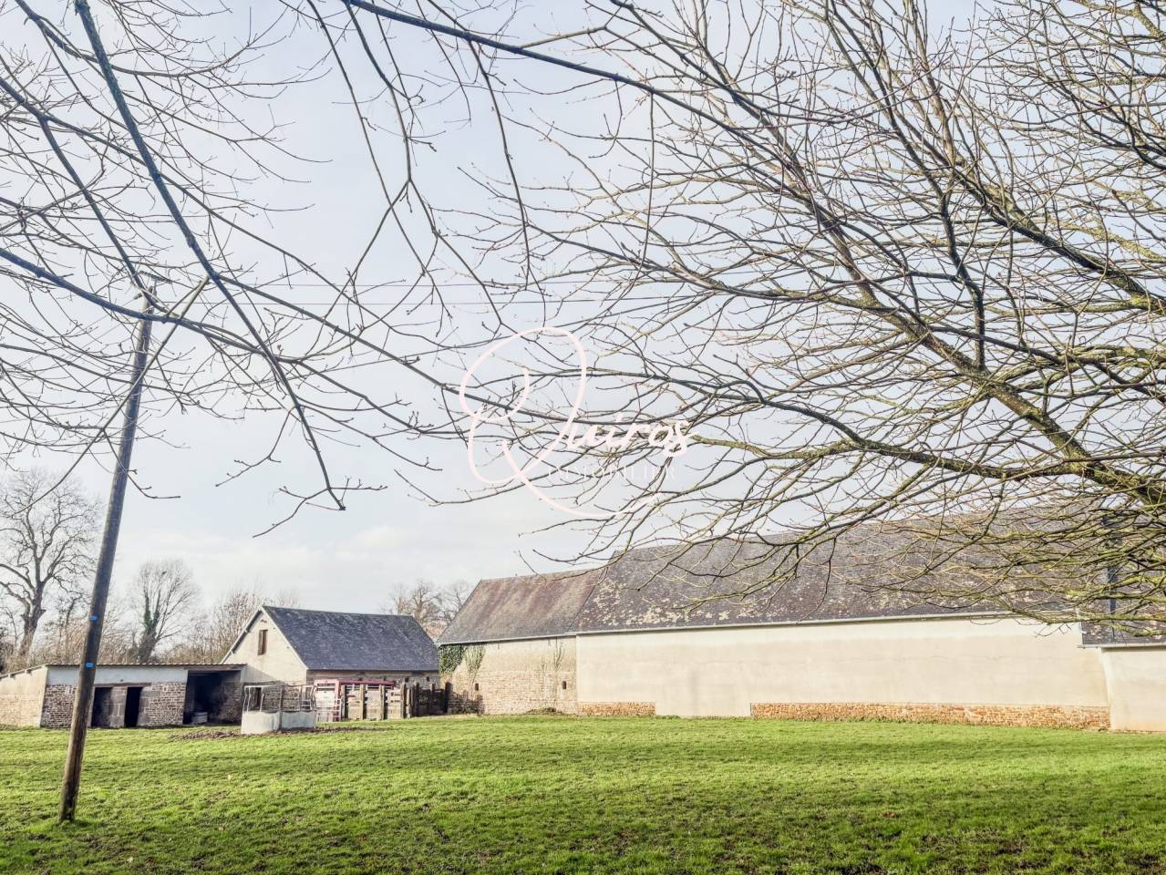 Propri&eacute;t&eacute; rurale  Proche de Granville  9 hectares