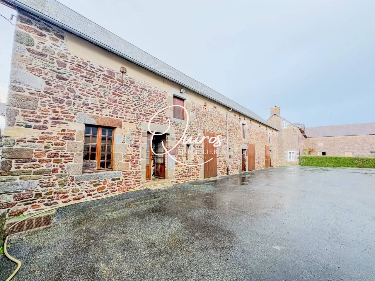 Propri&eacute;t&eacute; rurale  Proche de Granville  9 hectares
