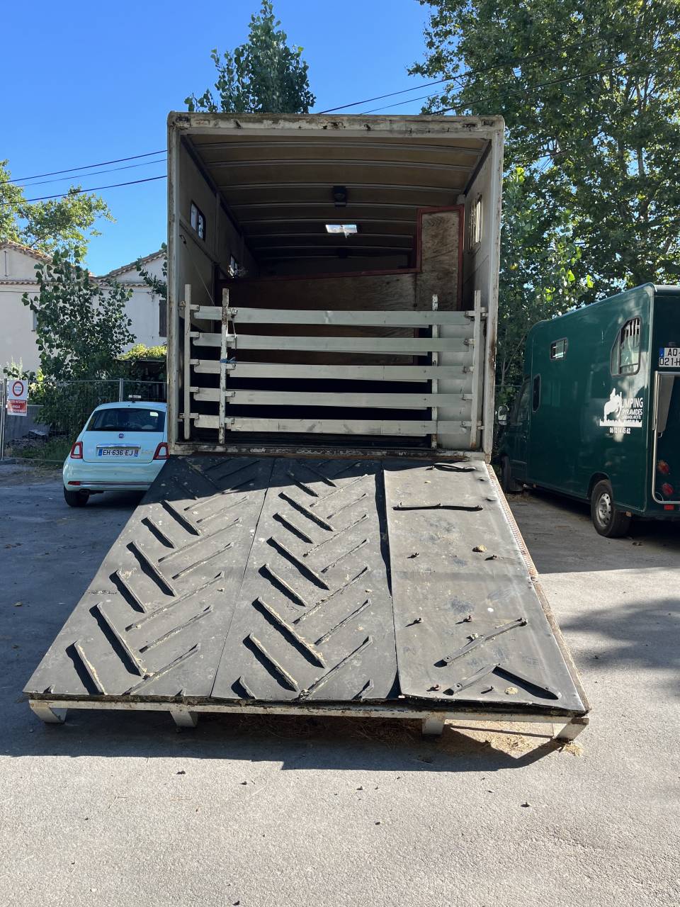 ? Camion Renault PL &ndash; 5 chevaux &ndash; Sellerie &ndash; 4 500 &euro;