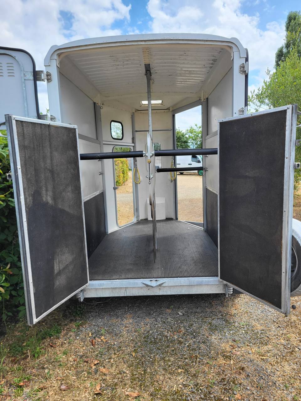 Van Ifor Williams 2 chevaux HB 506
