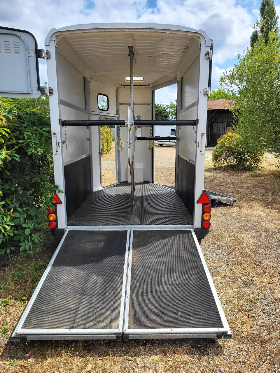 Van Ifor Williams 2 chevaux HB 506