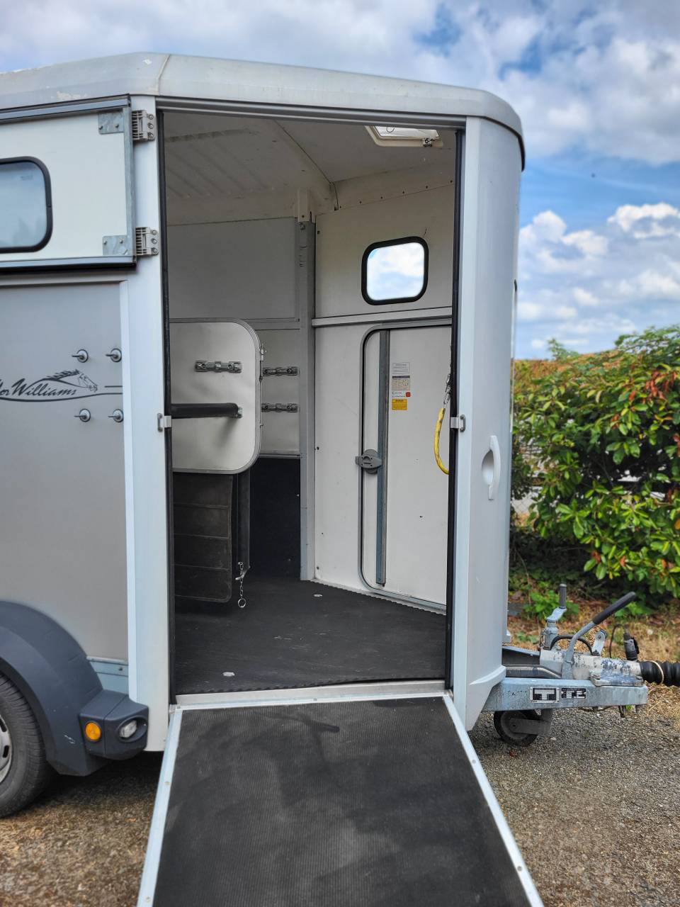 Van Ifor Williams 2 chevaux HB 506