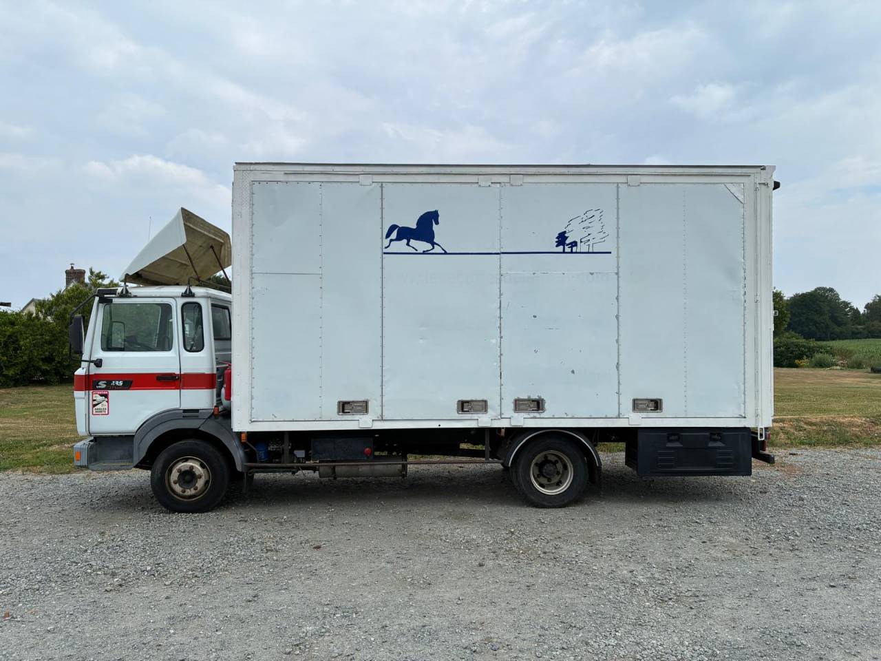 CAMION TRANSPORT 6 CHEVAUX