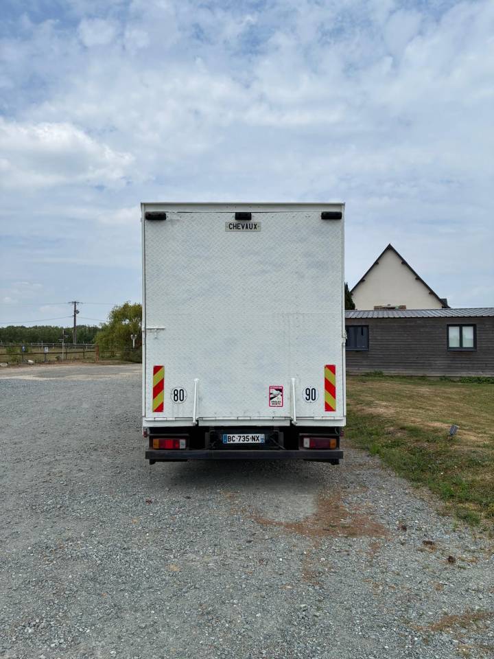 CAMION TRANSPORT 6 CHEVAUX