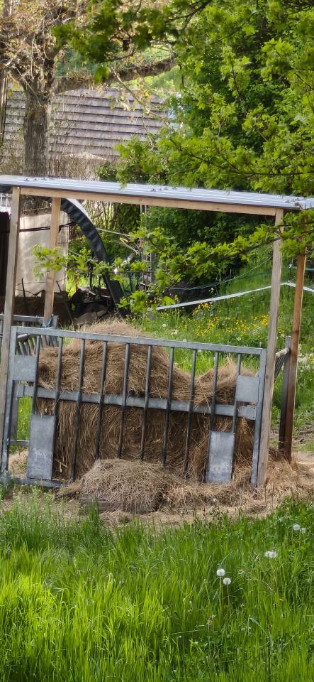Ratelier pour grosse botte de foin 