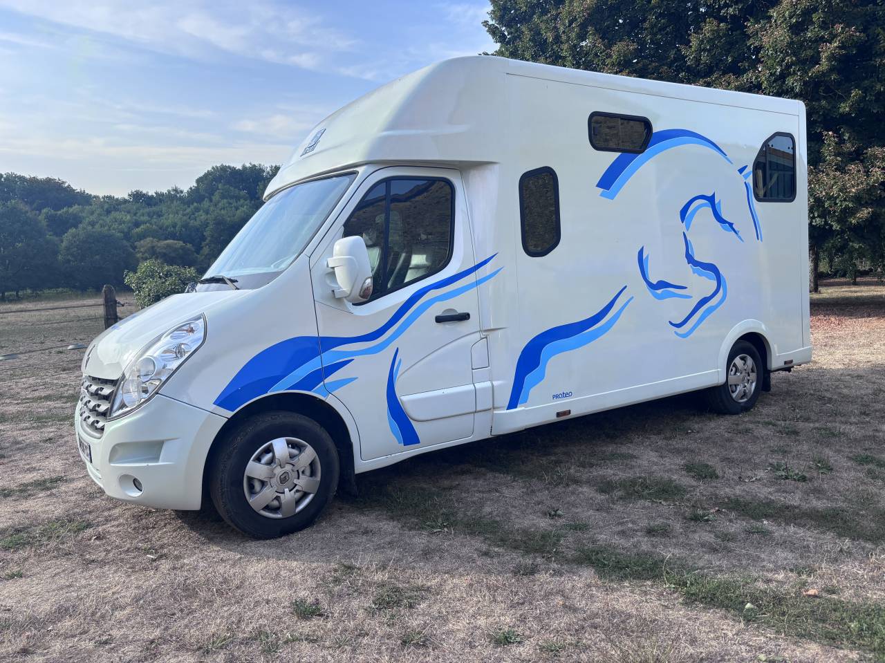 Camion Renault Master 2 chevaux,