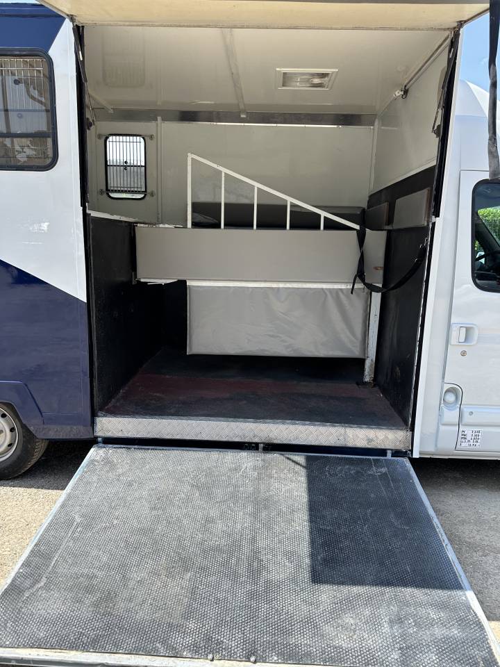 Camion chevaux VL 115cv Renault Master II L3H2 2.8 dTi