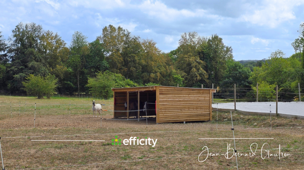 MAISON 101 m&sup2; - 4 PI&Egrave;CES - 3 CHAMBRES - &Eacute;CURIE