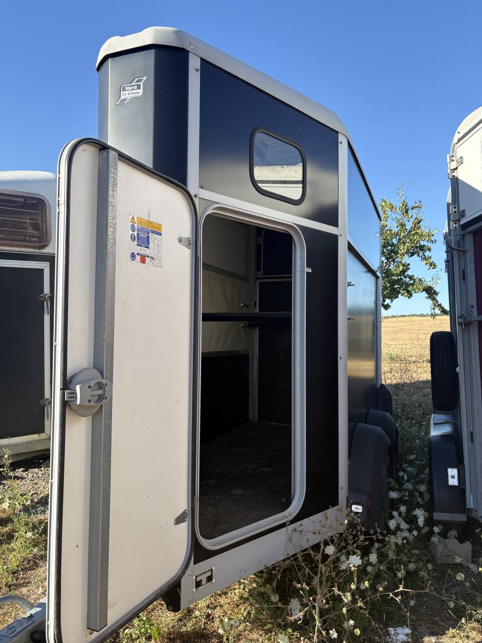 Van Ifor Williams HB403 1 1/2 place