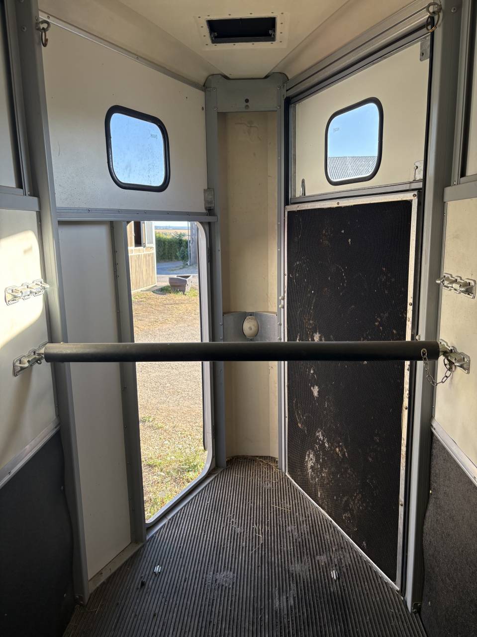 Van Ifor Williams HB403 1 1/2 place