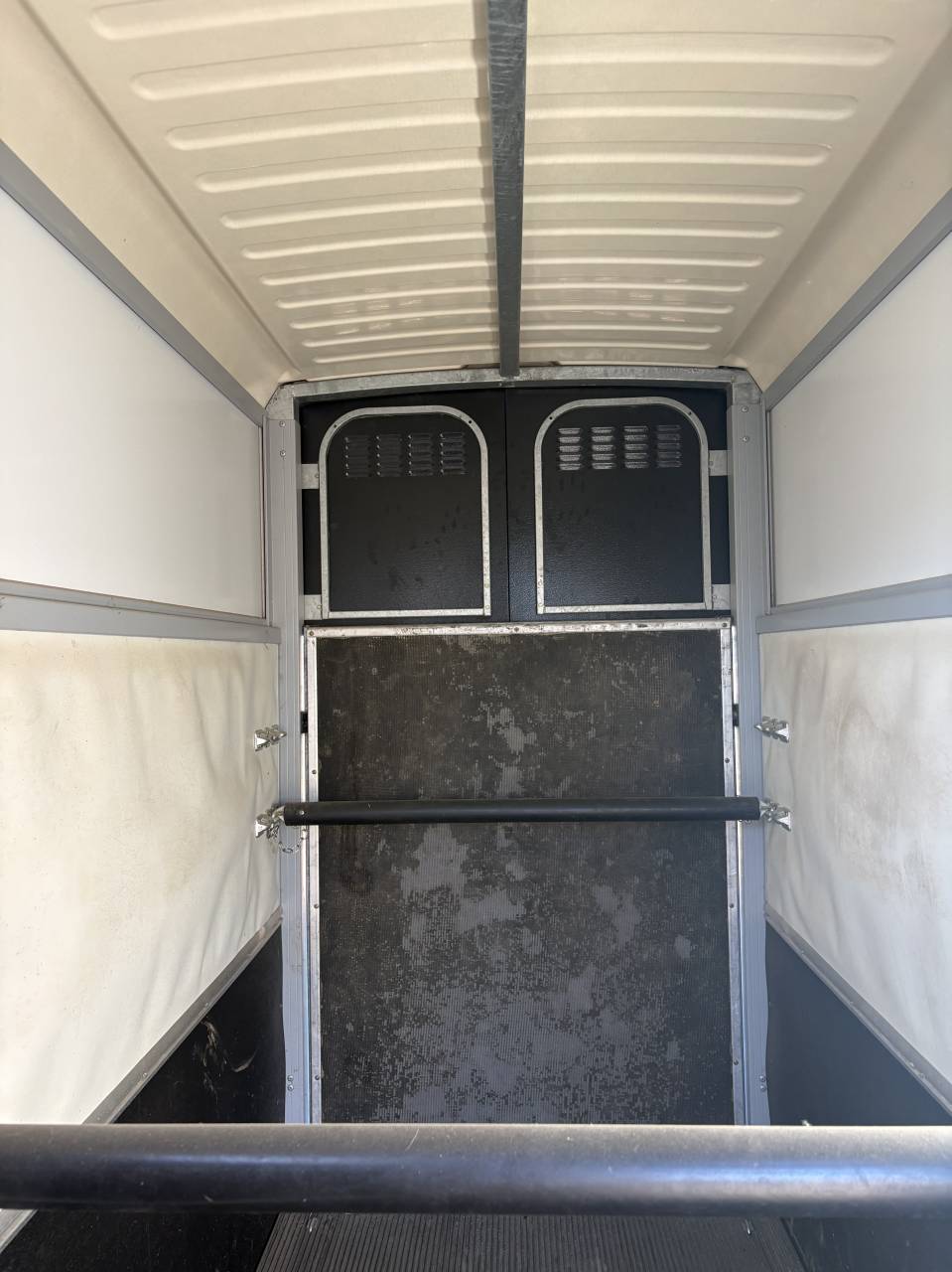 Van Ifor Williams HB403 1 1/2 place