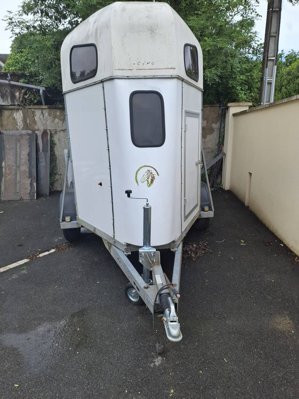 van chevaux ACEKO ann&eacute;e 2000