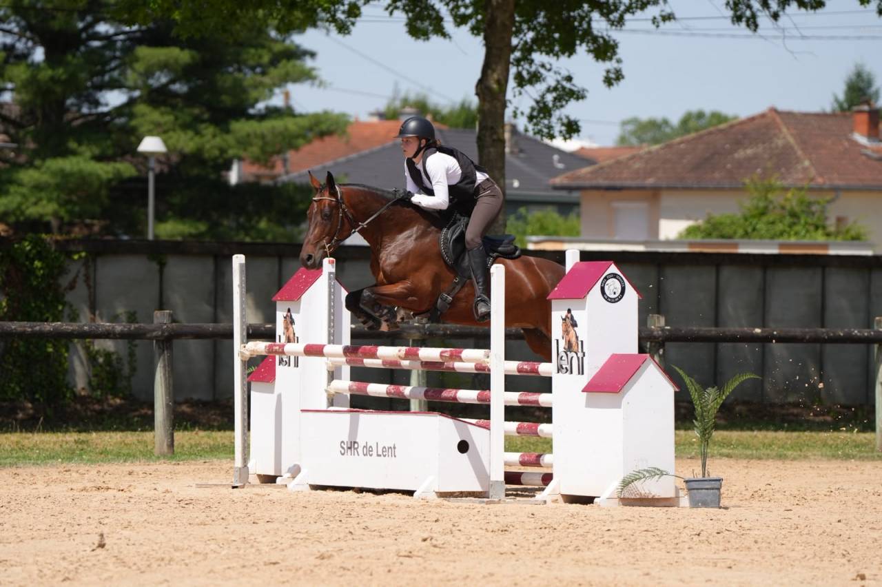 Ponette 9ans gagnante Cso P1 et Hunter am4