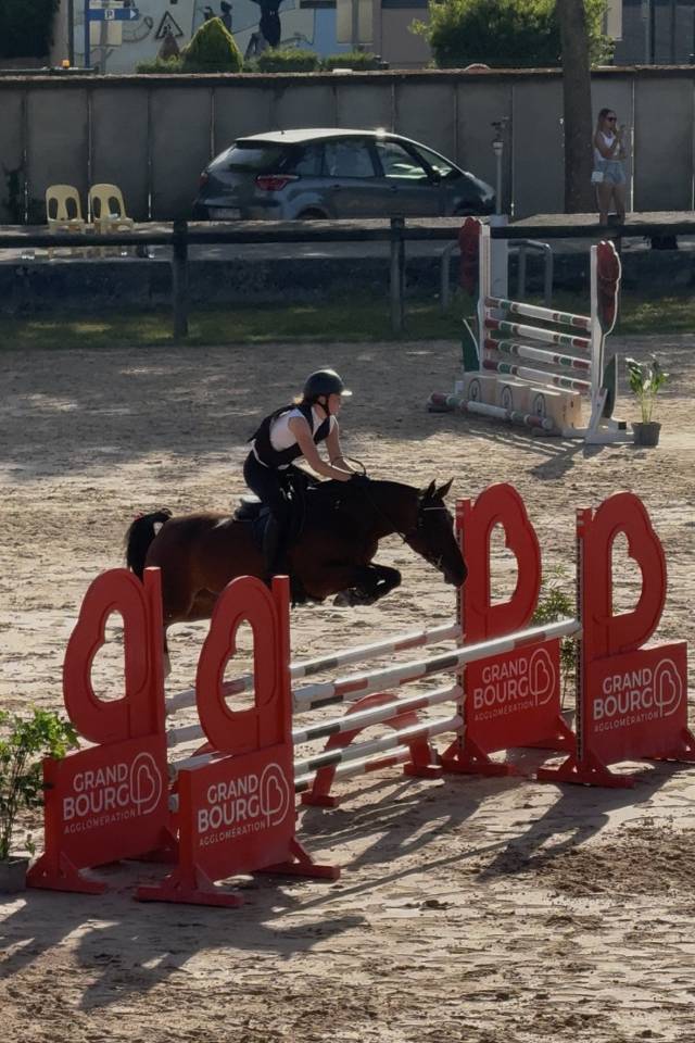Ponette 9ans gagnante Cso P1 et Hunter am4