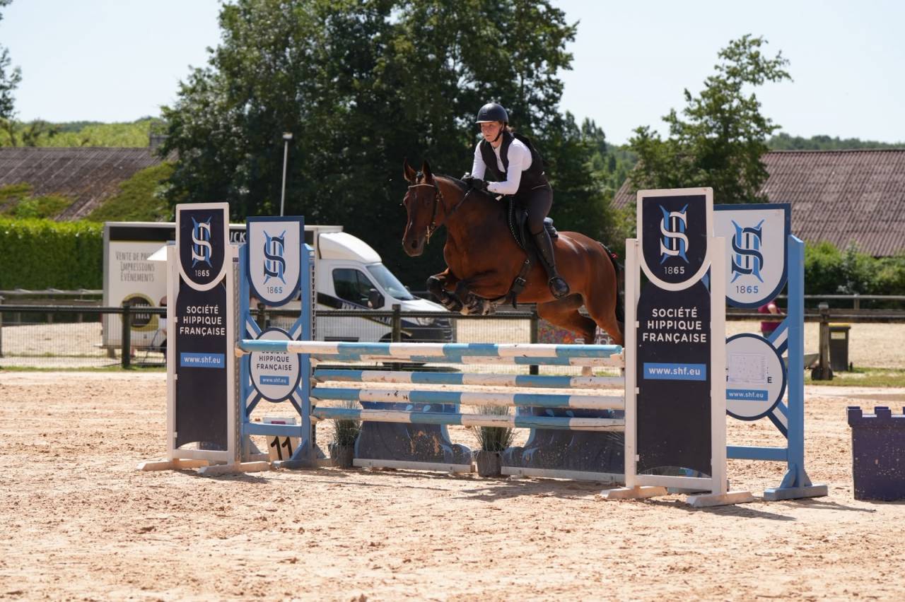 Ponette 9ans gagnante Cso P1 et Hunter am4