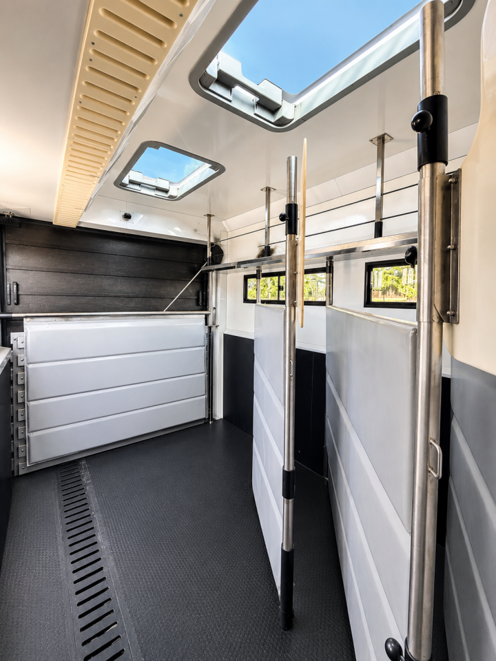 PL 16 T Mercedes Actros 1832 4 places chevaux 