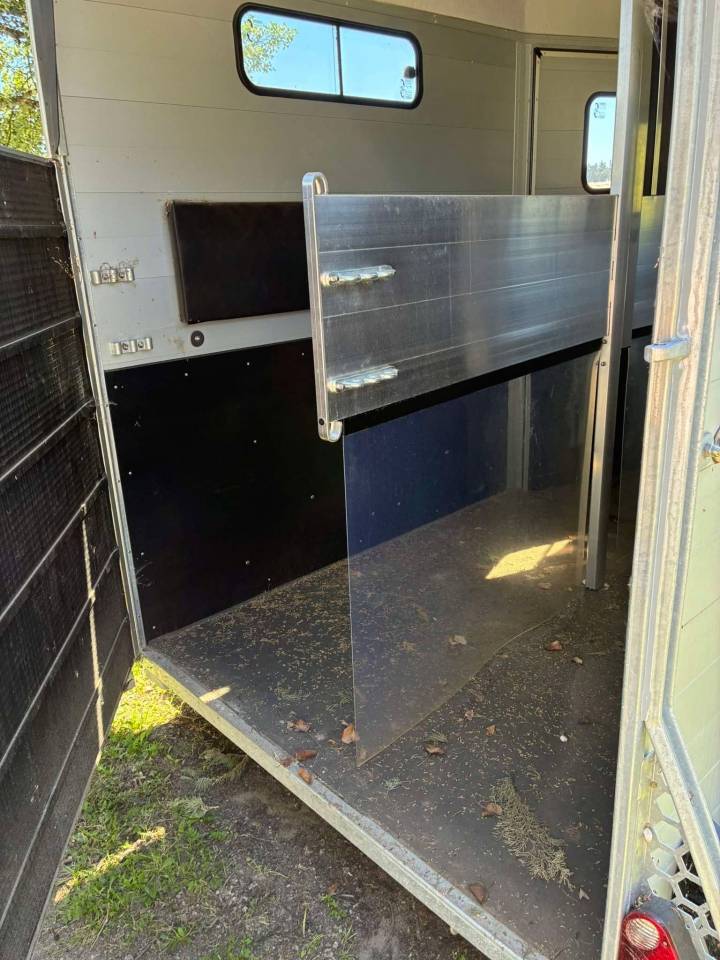 Van Cheval Libert&eacute; 2 place 