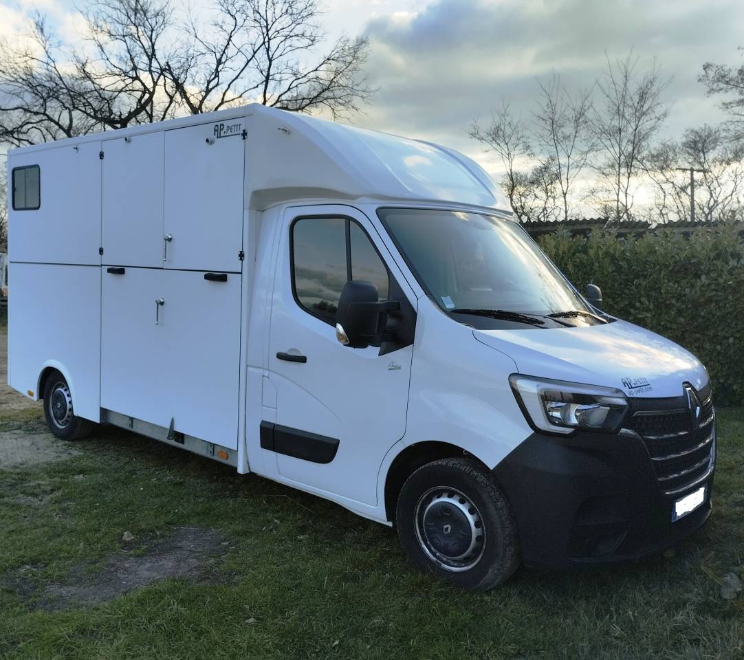 Camion vl Master IV de 2021 version stalles AP Petit