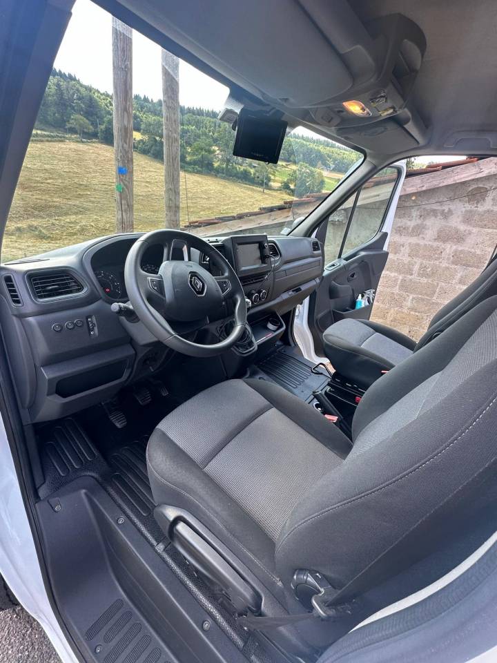 Camion chevaux Renault master 2.3L dCI