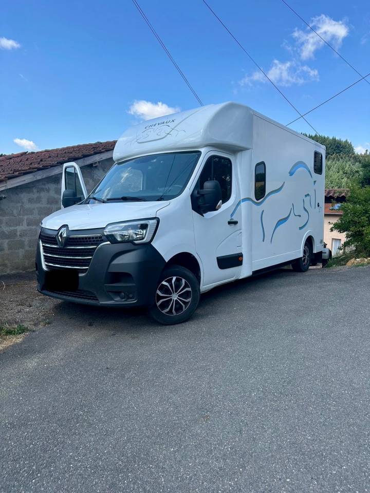 Camion chevaux Renault master 2.3L dCI