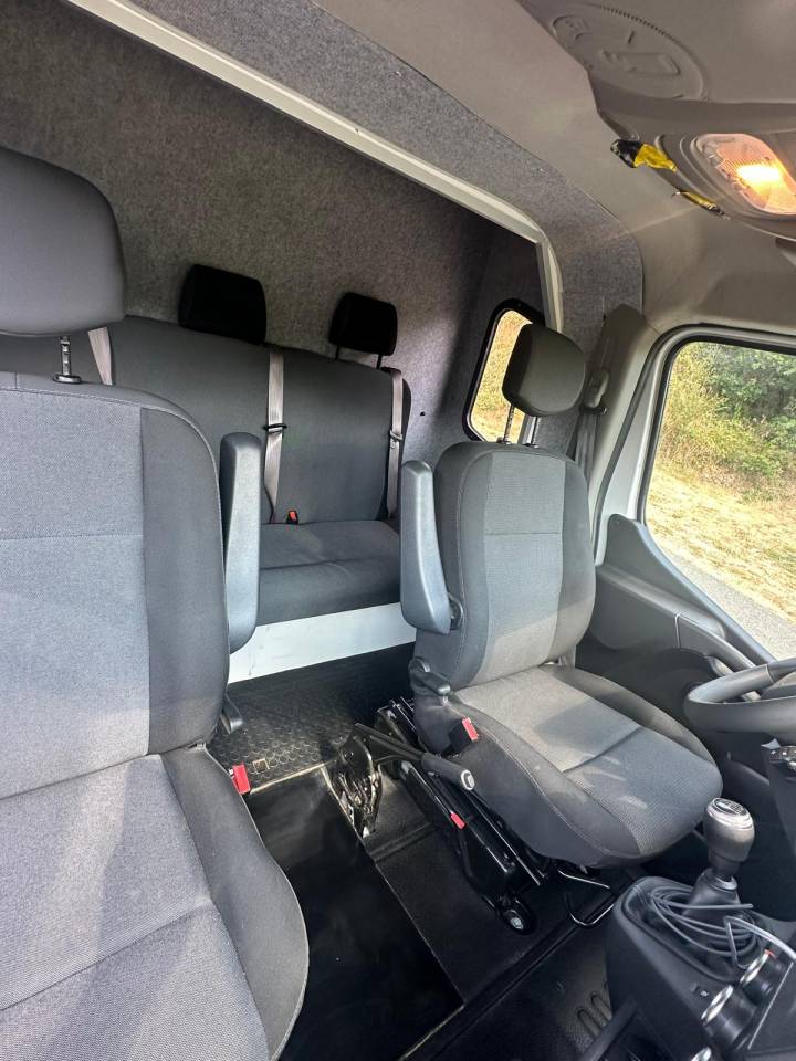 Camion chevaux Renault master 2.3L dCI