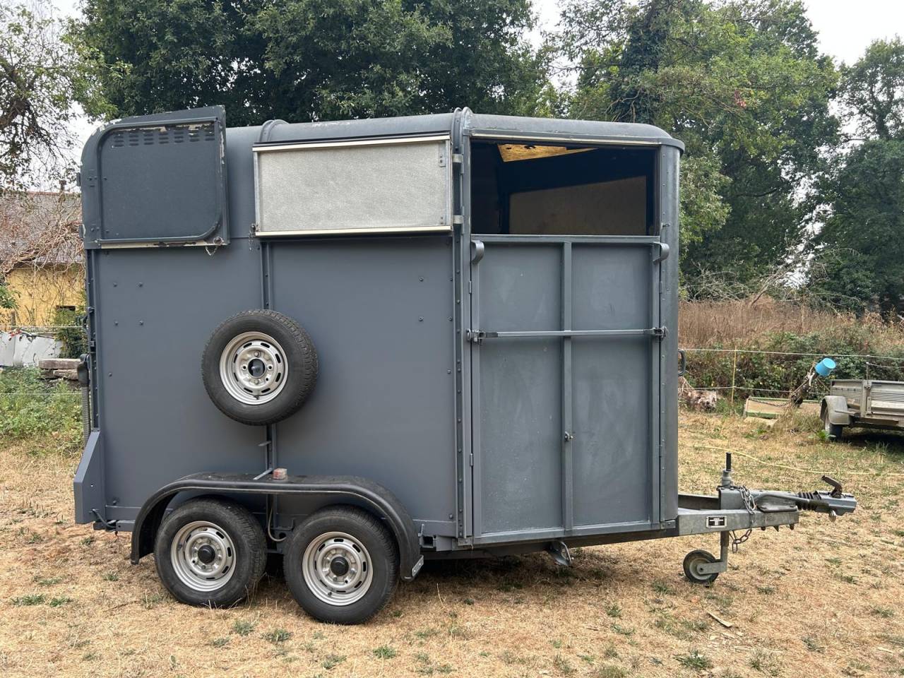 Vend Van 2 places IFOR WILLIAMS