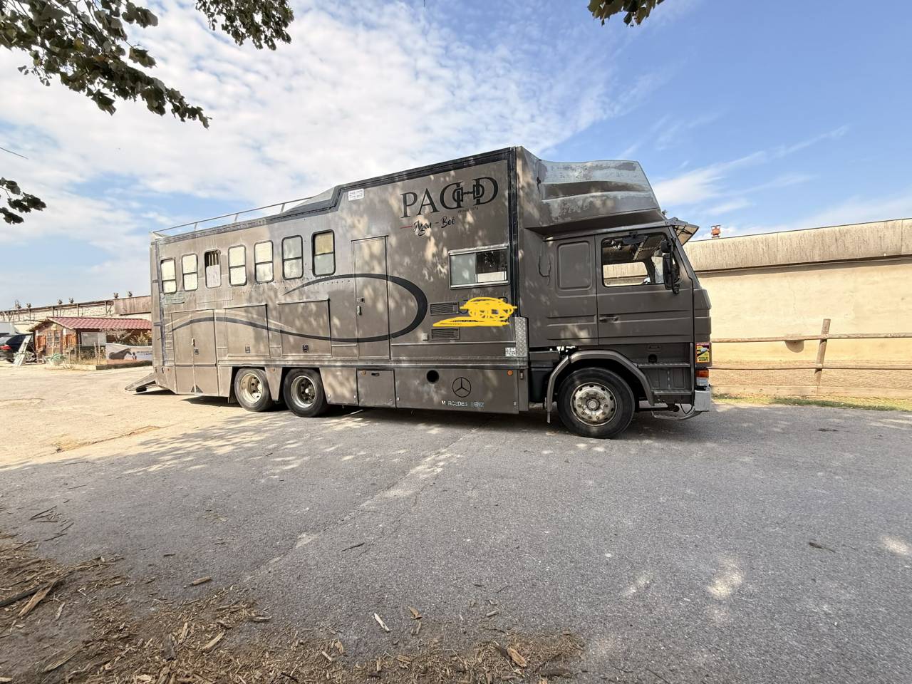 SCANIA 280 CHEVAUX 6 PLACES 1991