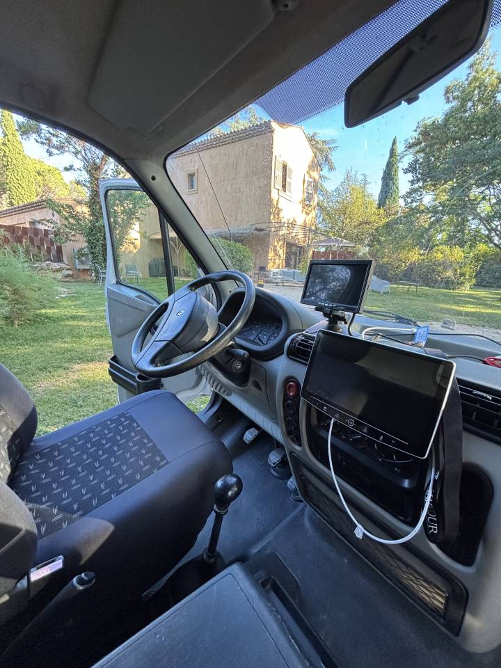 Renault Master Transport 2 chevaux 5 places assises
