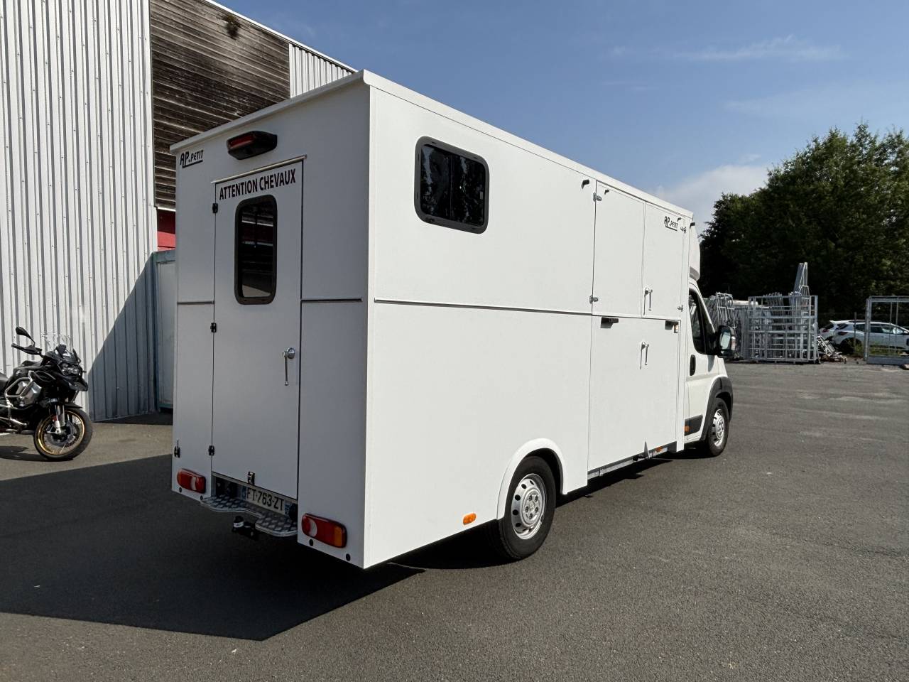 Peugeot Boxer L4 160ch en stalle 2 places neuve 